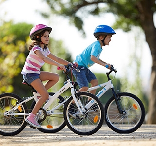 Обучение ребенка езде на велосипеде