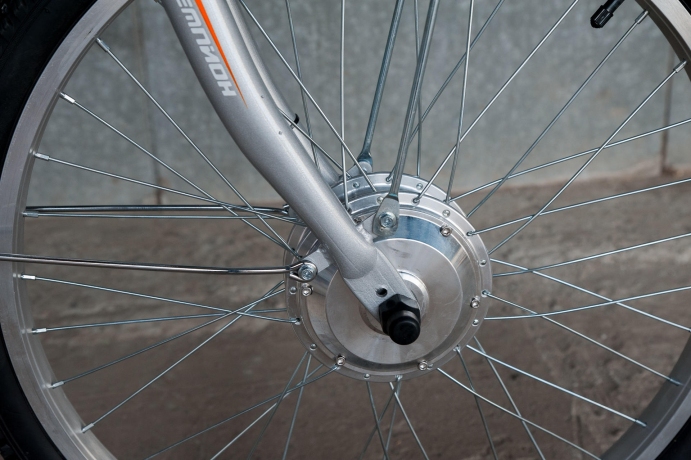 174.3471d8f384218604ed7e360f33c71515119.jpg.0x460 Velosiped elektricheskii trehkolesnii dlya vzroslih RVZ Chempion 24" 6 skorostei Serebro kypit v Moskve v internet-magazine «VELOSTANOK» Elektricheskii velosiped, trehkolesnii velosiped, vzroslie, RVZ Chempion, 24", 6 skorostei, serebro, komfort, stil, mobilnost, gorodskoi transport. Велосипед электрический трехколесный для взрослых РВЗ Чемпион 24" 6 скоростей Серебро