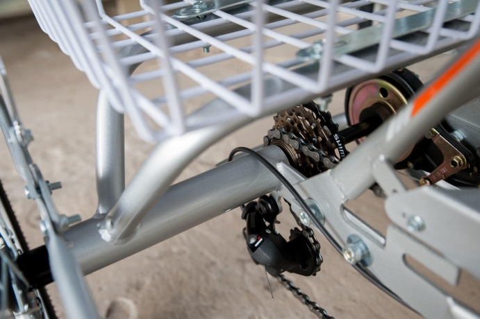 167.3471d8f384218604ed7e360f33c71515119.jpg.0x460 Velosiped elektricheskii trehkolesnii dlya vzroslih RVZ Chempion 24" 6 skorostei Serebro kypit v Moskve v internet-magazine «VELOSTANOK» Elektricheskii velosiped, trehkolesnii velosiped, vzroslie, RVZ Chempion, 24", 6 skorostei, serebro, komfort, stil, mobilnost, gorodskoi transport. Велосипед электрический трехколесный для взрослых РВЗ Чемпион 24" 6 скоростей Серебро