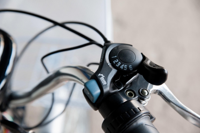 171.3471d8f384218604ed7e360f33c71515119.jpg.0x460 Velosiped elektricheskii trehkolesnii dlya vzroslih RVZ Chempion 24" 6 skorostei Serebro kypit v Moskve v internet-magazine «VELOSTANOK» Elektricheskii velosiped, trehkolesnii velosiped, vzroslie, RVZ Chempion, 24", 6 skorostei, serebro, komfort, stil, mobilnost, gorodskoi transport. Велосипед электрический трехколесный для взрослых РВЗ Чемпион 24" 6 скоростей Серебро