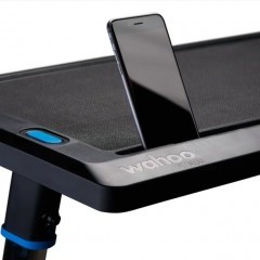 stol-wahoo-kickr-dlya-velotrenazhera-s-podstavkoj-dlya-noutbuka3.240 Velostanok Tacx Boost kypit v Moskve v internet-magazine «VELOSTANOK» Velostanok Tacx Boost Стол Wahoo KICKR для велотренажера с подставкой для ноутбука
