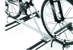 v_4817_6.240 Velokrepleniya na avtomobil - kypit Velokreplenie na avtomobil v Moskve v internet-magazine «VELOSTANOK» Velokrepleniya na avtomobil Велокрепление на крышу автомобиля Peruzzo Imola, 1 велоспед