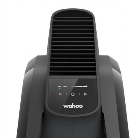 ventilyator_wahoo4.0x460 Ventilyator Wahoo KICKR Headwind dlya trenajera Wahoo KICKR kypit v Moskve v internet-magazine «VELOSTANOK» Ventilyator Wahoo KICKR Headwind dlya trenajera Wahoo KICKR Вентилятор Wahoo KICKR Headwind для тренажера Wahoo KICKR