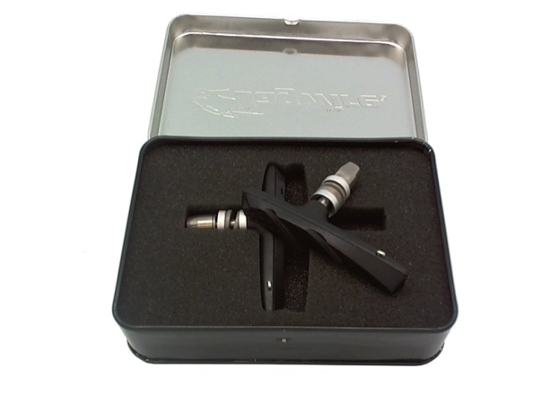 v_4519_0.0x460 Kolodki tormoznie na velosiped Jagwire switchback pro ti, ultra-light (47.5 gramm), 70mm. v podarochnoi jeleznoi korobochke. kypit v Moskve v internet-magazine «VELOSTANOK» Kolodki tormoznie na velosiped Jagwire switchback pro ti, ultra-light (47.5 gramm), 70mm. v podarochnoi jeleznoi korobochke. Колодки тормозные на велосипед Jagwire switchback pro ti, ultra-light (47.5 грамм), 70мм. в подарочной железной коробочке.