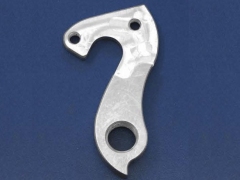 ZCS20311.240 Petyhi (kreplenie perekluchatelei) kypit v Moskve v internet-magazine «VELOSTANOK» Petyhi (kreplenie perekluchatelei) Петух D142 фрезерованный для STEVENS