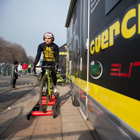 velotrenazher-elite-arion-roller3.0x460 Velostanok Elite Arion roller (rollernii) kypit v Moskve v internet-magazine «VELOSTANOK» Velostanok Elite Arion roller (rollernii) Роллерный велостанок Elite Arion