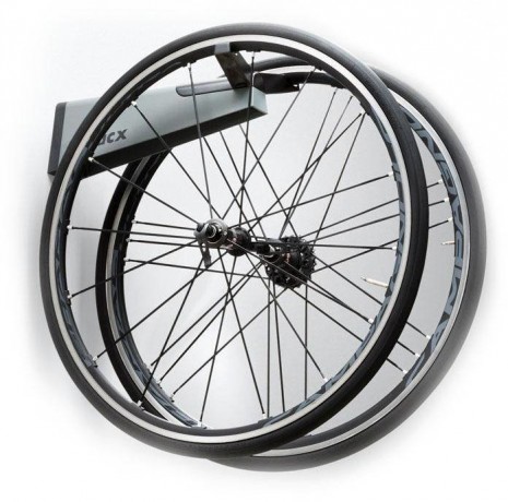 Крепежная система Tacx для подвешивания колес на стену