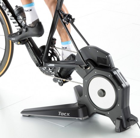 velostanok_ru_tacx_flux_S_Smart-4.0x460 Velotrenajer TACX Flux S Smart (T2900S.61) kypit v Moskve v internet-magazine «VELOSTANOK» Velotrenajer TACX Flux S Smart (T2900S.61) Велотренажер TACX Flux S Smart (T2900S.61)
