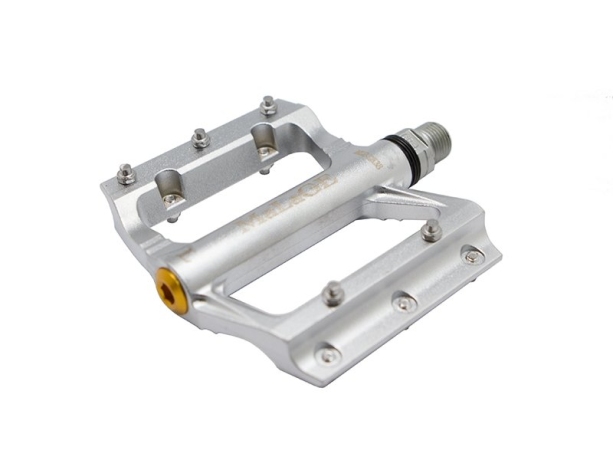 Велосипедные педали MLG-CK38 алюминиевые, 90х105х7мм, ось CrMo, 1 шариковый подшипник + 1 подшипник скольжения, вес 380г