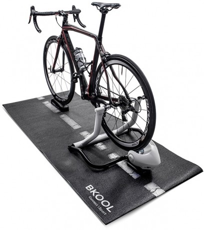 Esterilla-bicicleta_780x780.0x460 Kovrik dlya velostanka Bkool kypit v Moskve v internet-magazine «VELOSTANOK» Kovrik dlya velostanka Bkool Коврик для велостанка Bkool